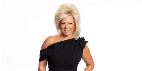 Long Island Medium Theresa Caputo Season 14 Book Tour