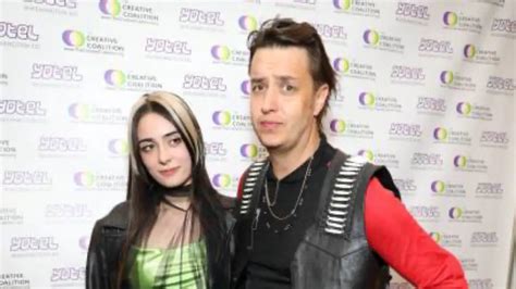 Julian Casablancas Girlfriend Julian Casablancas Girlfriend 2023 A Look Into The Strokes Frontman S