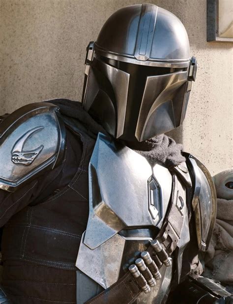 Mandalorian Character Din Djarin Pascal Age How Old
