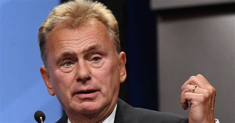 Pat Sajak Politics What Are Pat Sajak S Political Views He S Causing A Stir