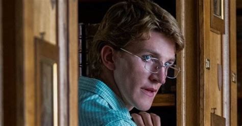 Saltburn Ewan Mitchell Character Dark Theory Ending Explained
