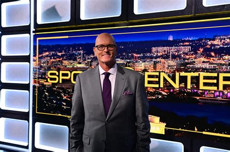 Scott Van Pelt Espn S Scott Van Pelt To Debut Sportscenter From Its New Washington