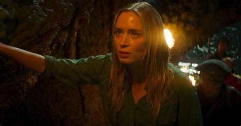 Steven Spielberg Ufo Movie Set Photos Emily Blunt Wyatt Russell