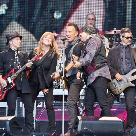 Bruce Springsteen E Street Band Current Former Members Why They Left