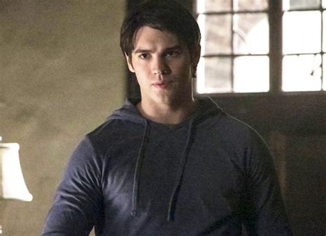 The Vampire Diaries Jeremy Changes Start Finale