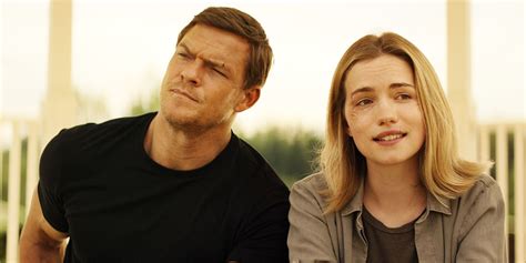Reacher Show Roscoe Shower Scene Reaction Alan Ritchson Response