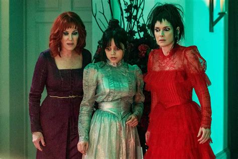 Beetlejuice 2 Catherine Ohara Delia Schitts Creek Reference
