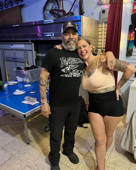 Danielle On American Pickers Burlesque