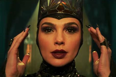 Snow White Gal Gadot Evil Queen Accurate Costume Factoid