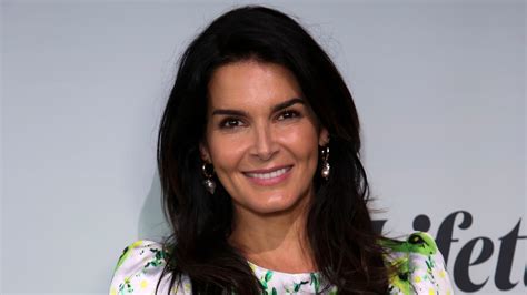 Angie Harmon Relationship
