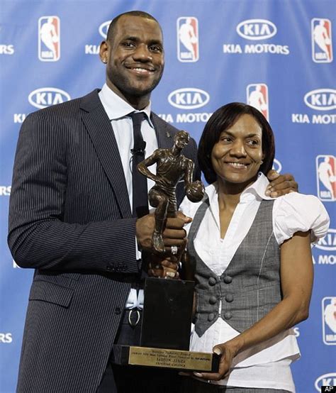 Gloria Marie James Who Is Lebron James Mom All About Gloria James Celebrity