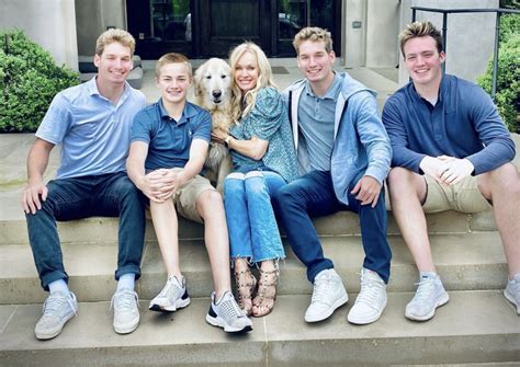 Does Kirk Herbstreit Have A Wife