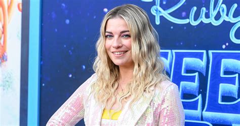 Annie Murphy Best Movies Tv Shows Ranked