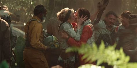 Star Wars Rise Skywalker Gay Lesbian Kiss Explained