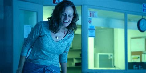 12 Feet Deep Movie Ending Explained