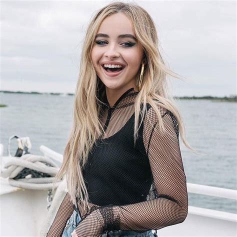 Sabrina Carpenter Net Worth 2024 Age Height Everything Know